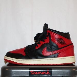 Nike Air Jordan 1 Mid Banned (2020)